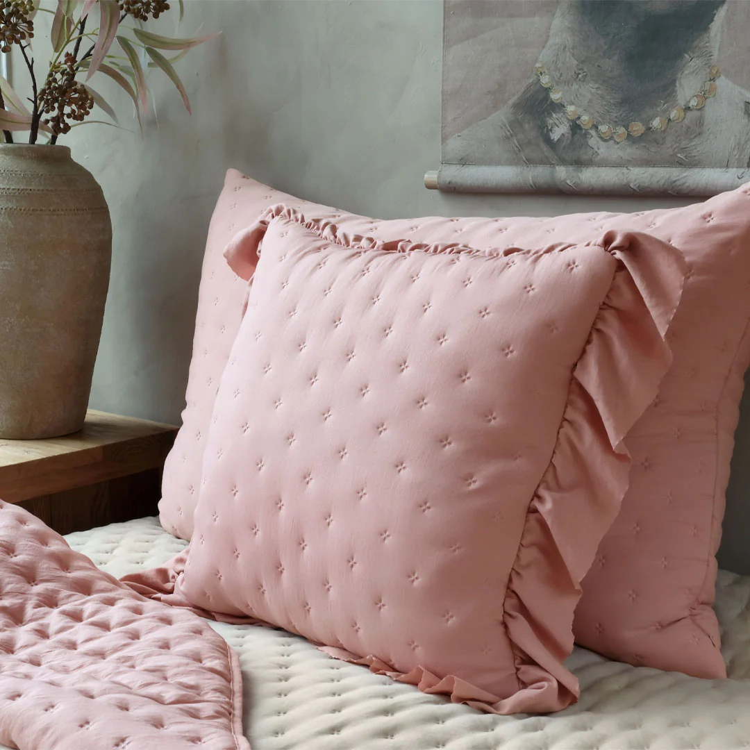 Aix Soft Pudebetræk med Flæsekant – Old Rose – 50 × 50 cm